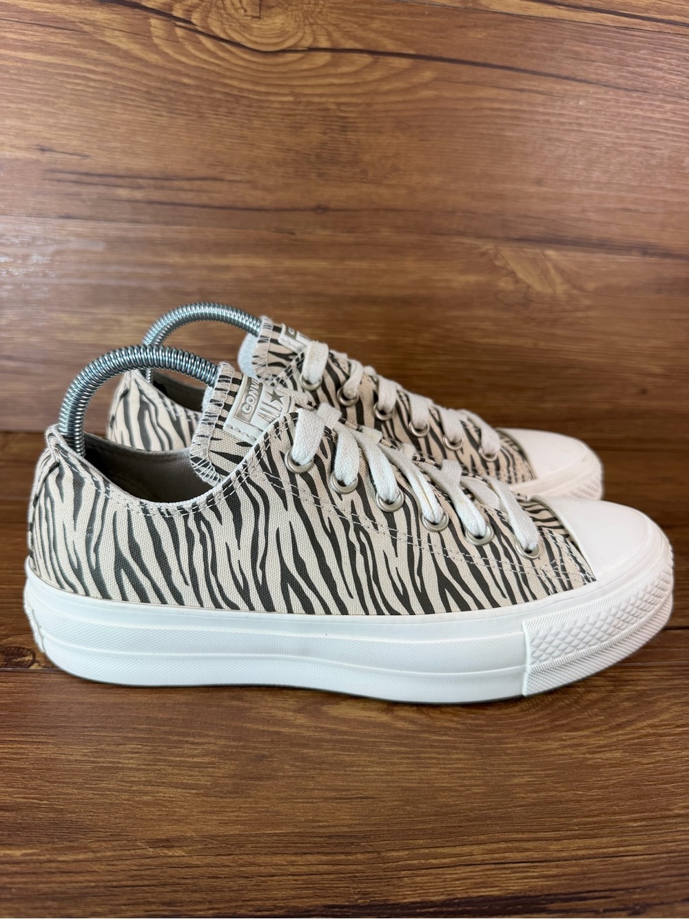 Converse Chuck Taylor All Star Lift Low Zebra Print Women’s Size 9 Shoes Sneaker